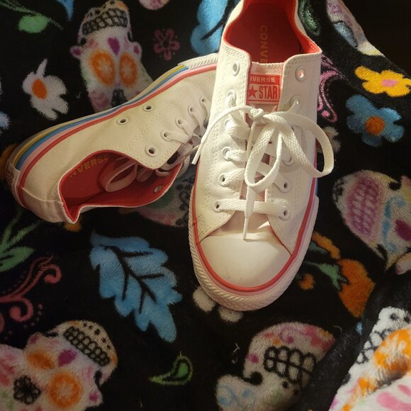 Converse shoes - Picture 1 of 4